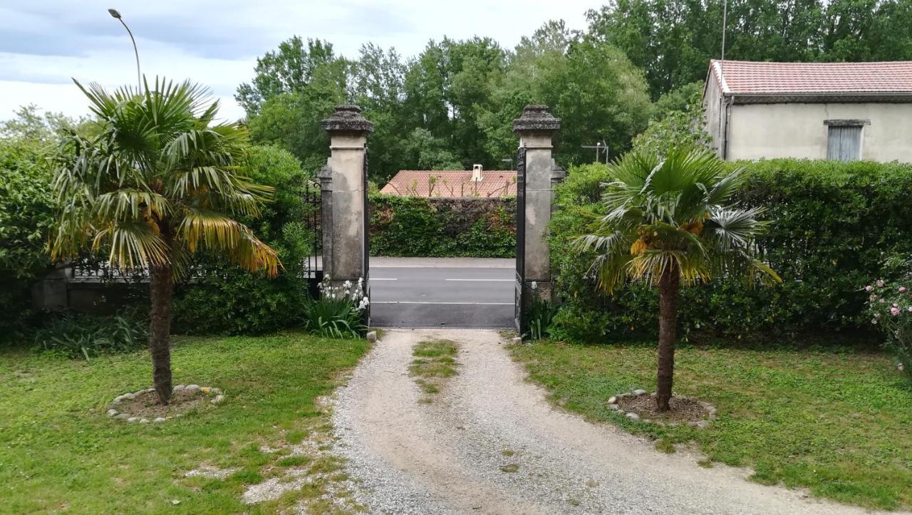 Bed and Breakfast Les Palmiers Mauves Exterior foto